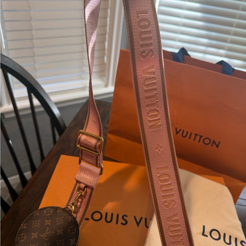 Louis Vuitton Multi Pochette Accessoires Crossbody - Picture 14 of 16